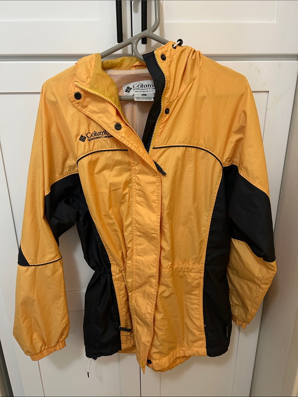 Vintage Columbia Sportswear PACKABLE Hooded Windbreaker